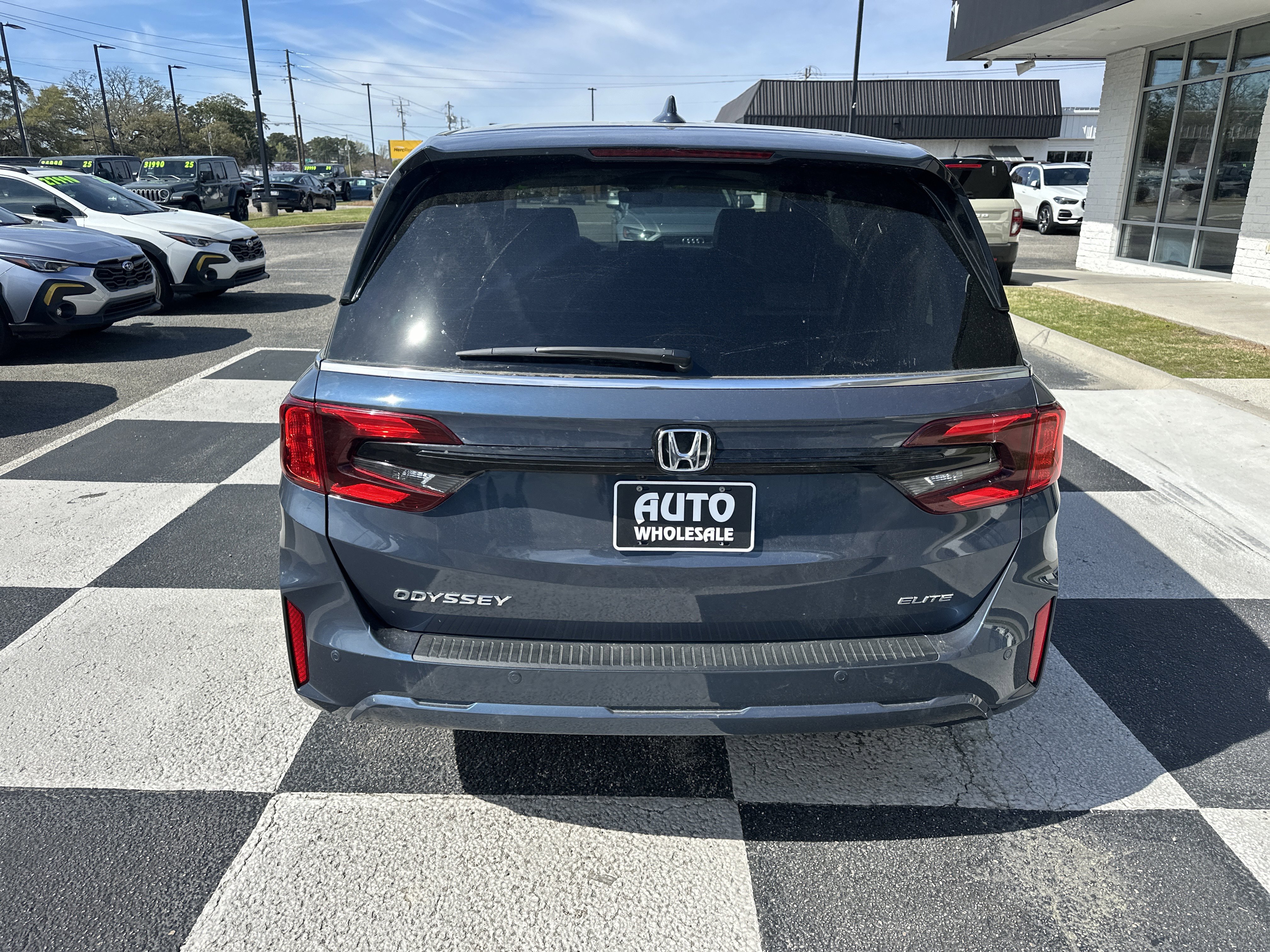Used 2025 Honda Odyssey Elite image 4