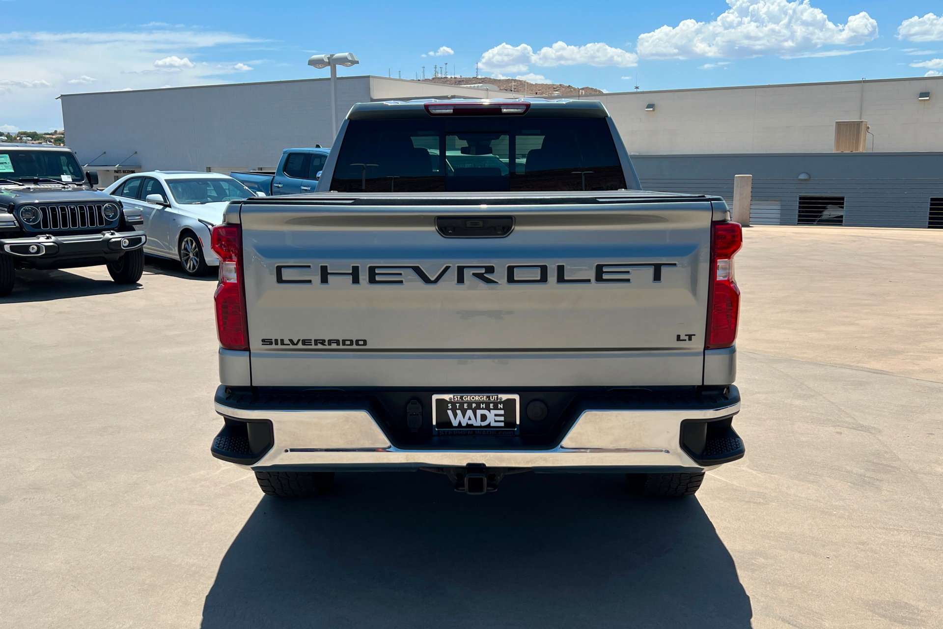 Used 2023 Chevrolet Silverado 1500 LT w/ Convenience Package II AWD/4WD image 5