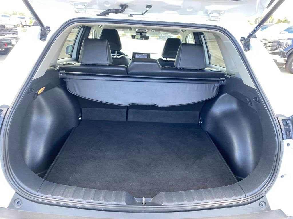 Used 2022 Toyota Corolla Cross XLE AWD/4WD image 25