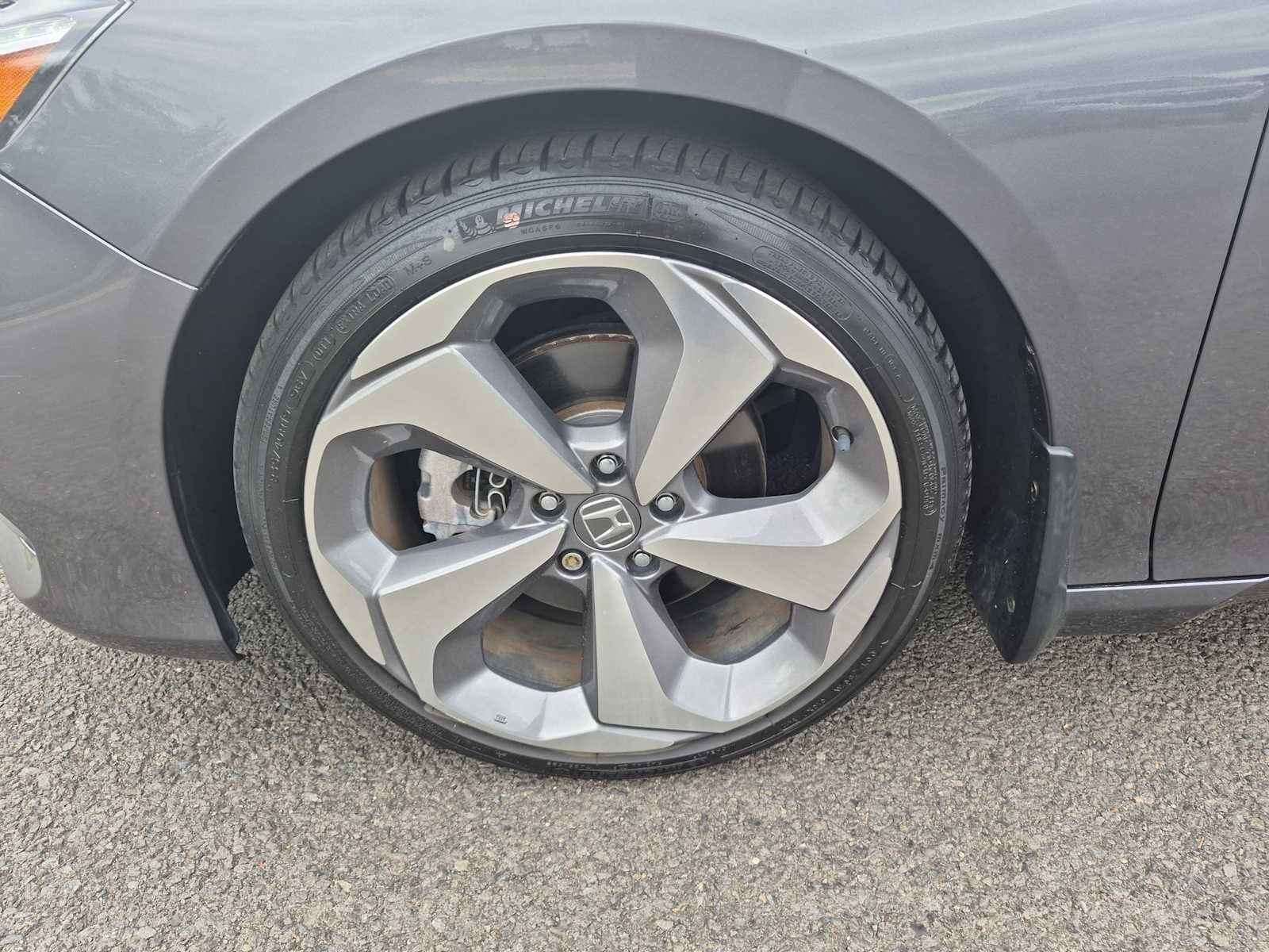 Used 2018 Honda Accord Touring image 14