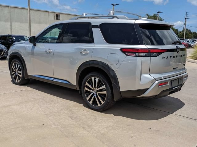 Used 2023 Nissan Pathfinder Platinum w/ Black Appearance Package AWD/4WD image 8