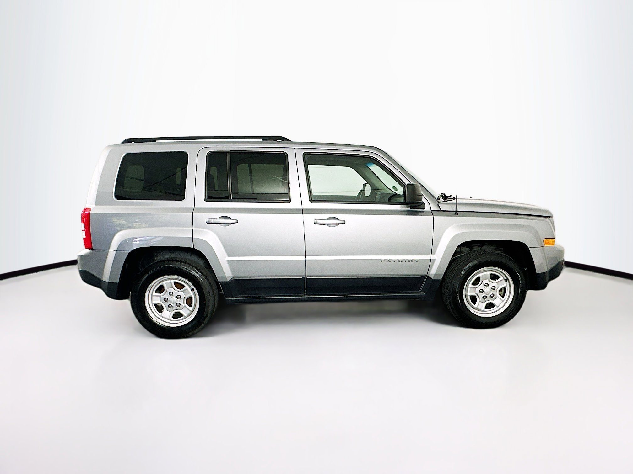 Used 2016 Jeep Patriot Sport w/ Power Value Group FWD image 10
