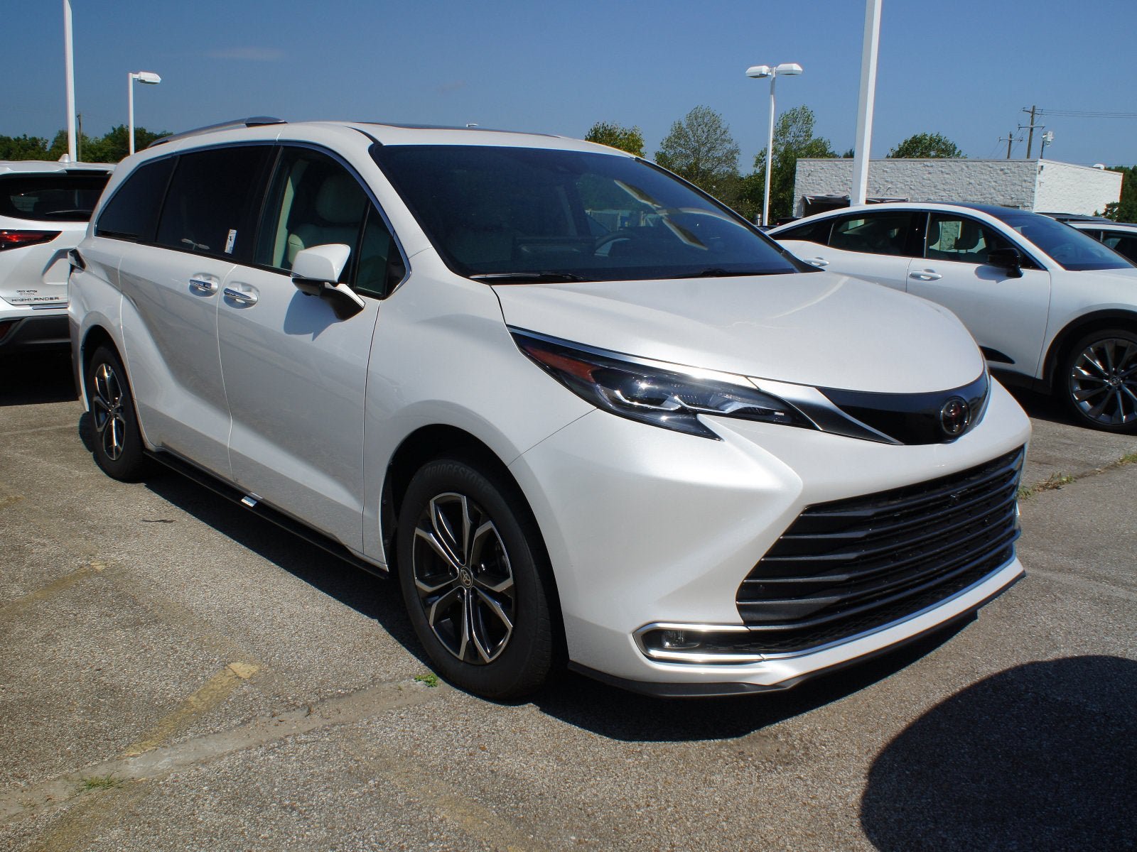 Certified 2026 Toyota Sienna Platinum AWD/4WD image 2