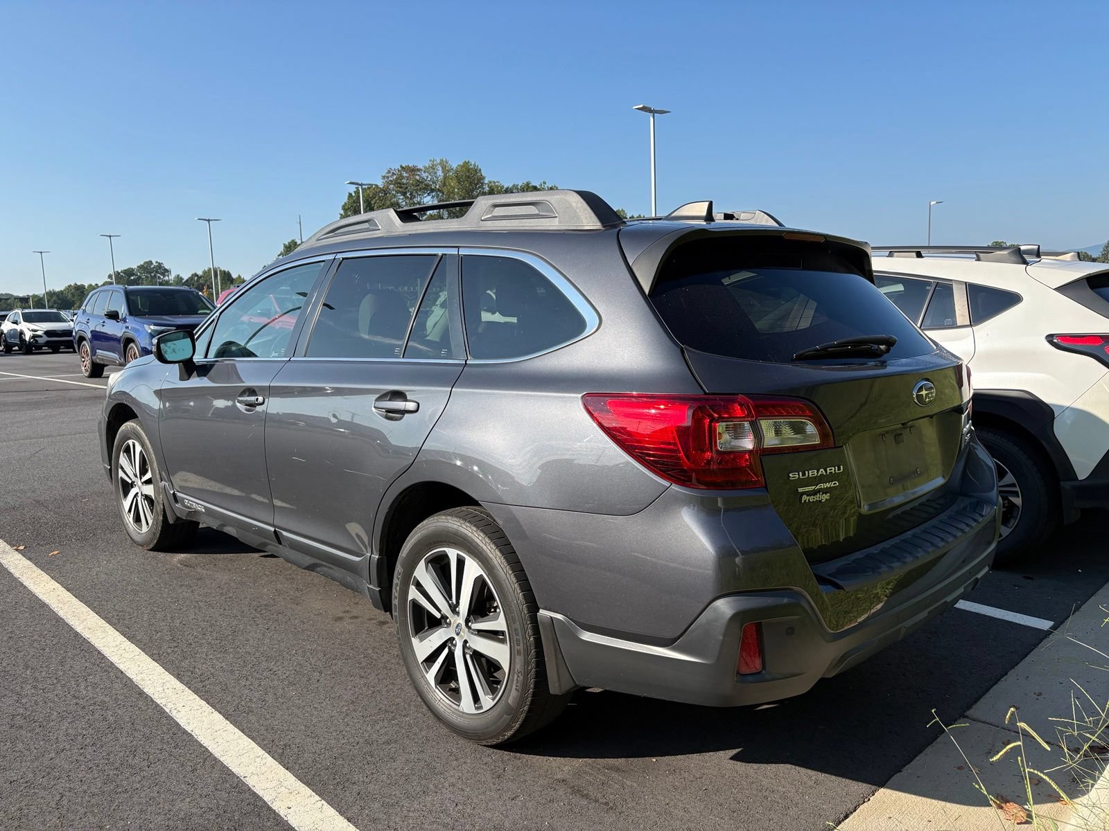 Used 2019 Subaru Outback 3.6R Limited w/ Popular Package #2 AWD/4WD image 4