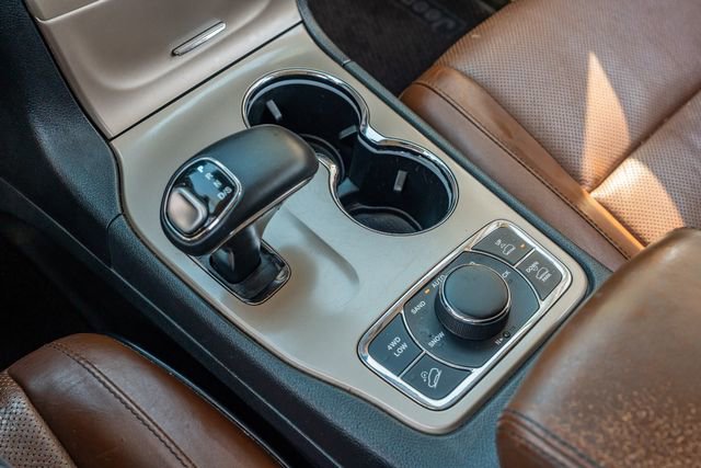 Used 2015 Jeep Grand Cherokee Summit w/ Platinum Series Group AWD/4WD image 31