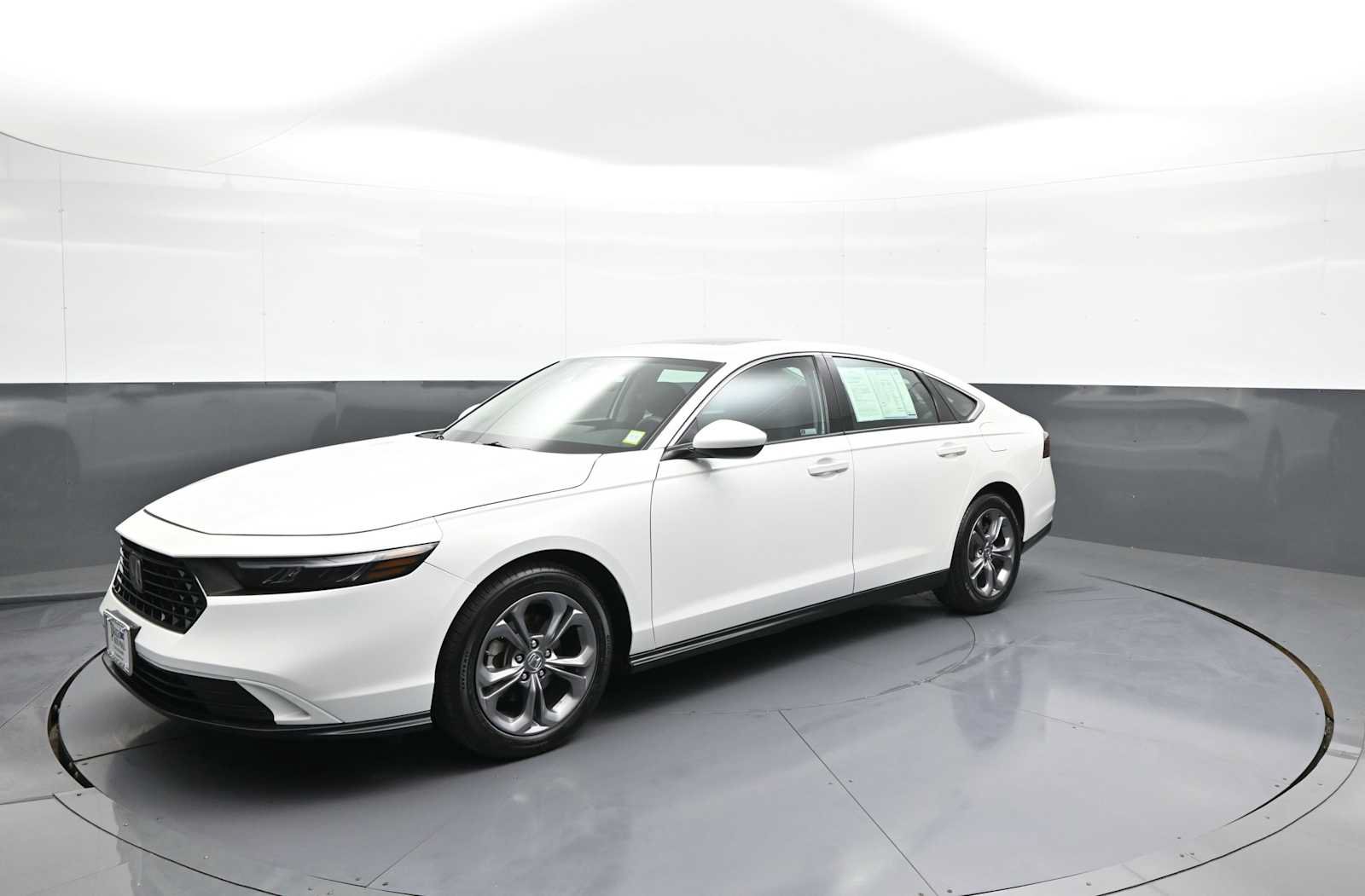 Used 2024 Honda Accord EX image 10