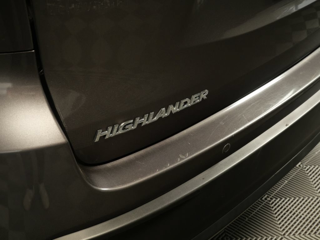Used 2016 Toyota Highlander Limited AWD/4WD image 9