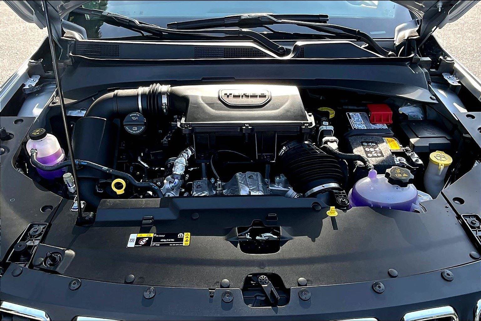 New 2025 Jeep Compass Latitude w/ Sun & Sound Group image 10