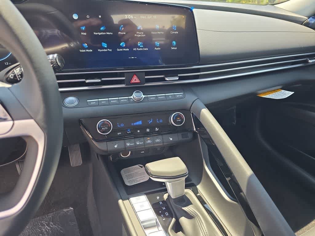 New 2026 Hyundai Elantra Limited FWD image 29