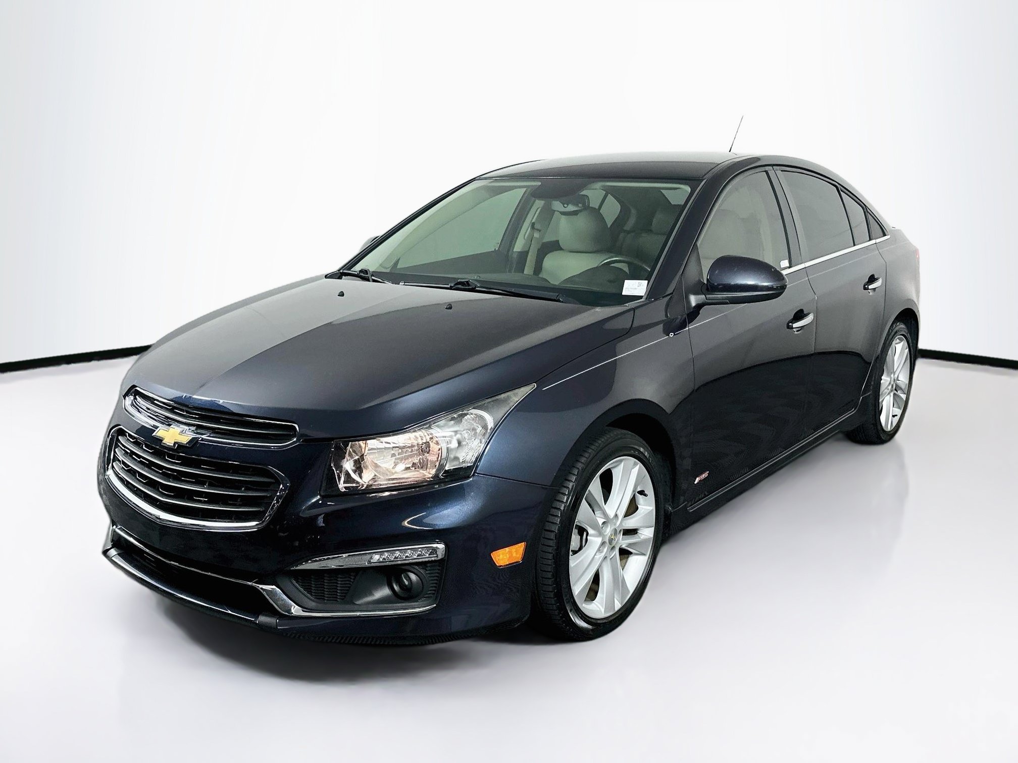 Used 2016 Chevrolet Cruze LTZ w/ Enhanced Safety Package FWD image 3