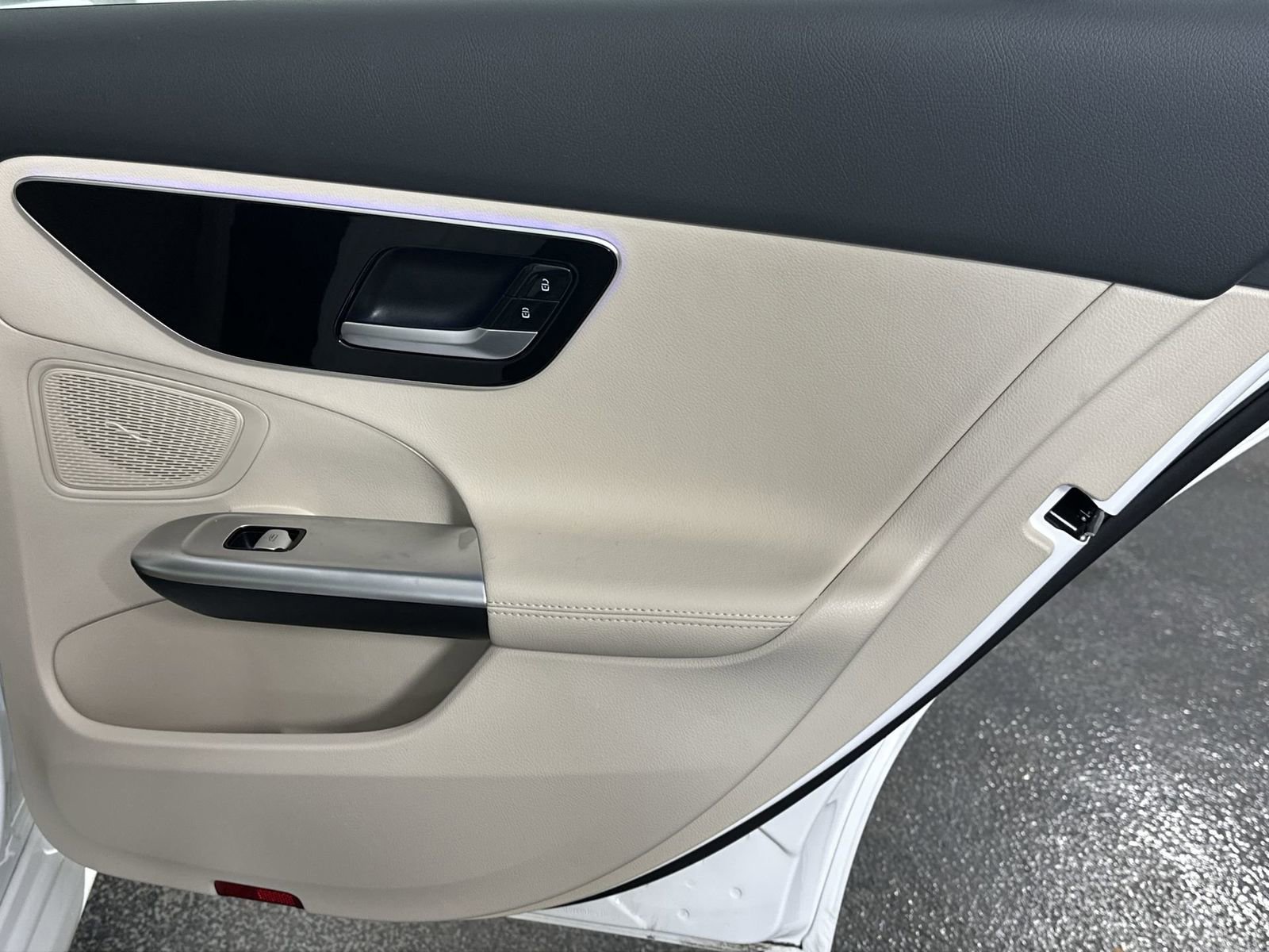 Used 2025 Mercedes-Benz C 300 Sedan image 35