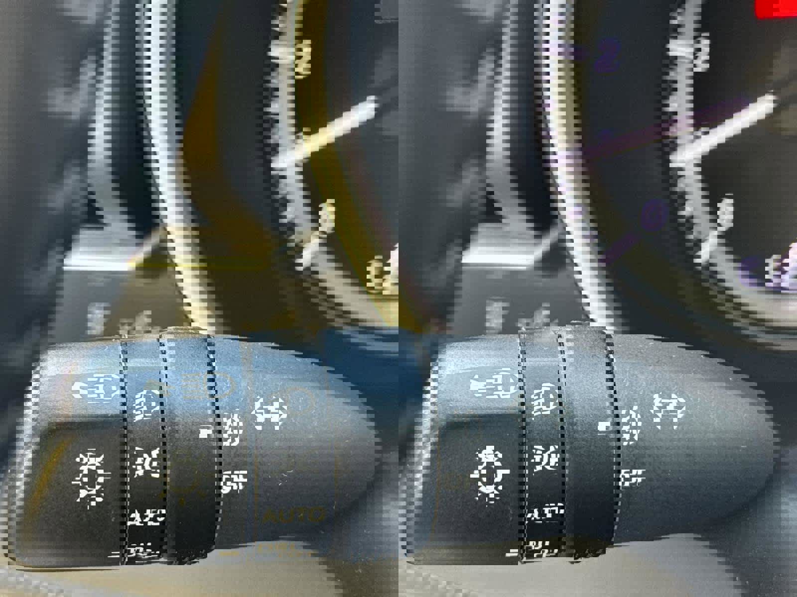 Used 2023 Toyota Highlander XLE image 28