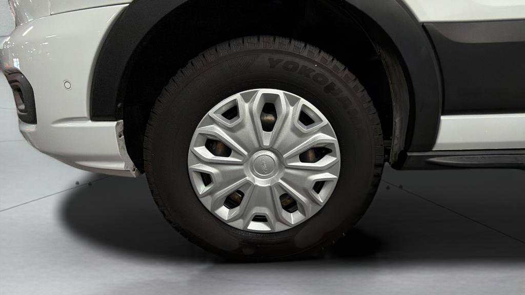 Used 2022 Ford Transit 350 XLT image 13