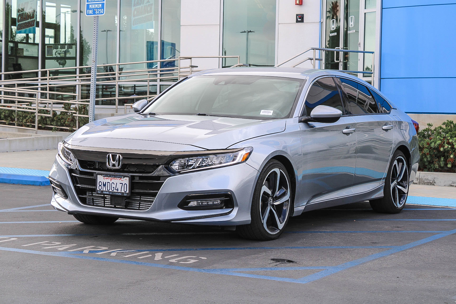 Used 2019 Honda Accord Sport image 3