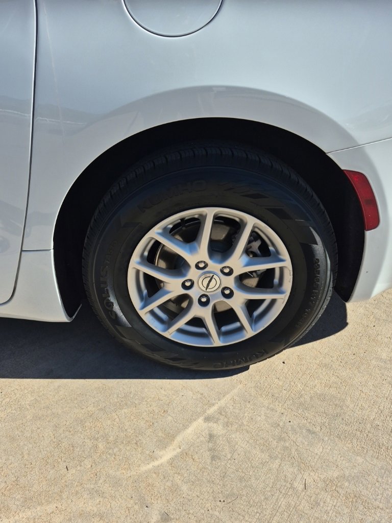 Certified 2024 Chrysler Pacifica Touring-L image 10