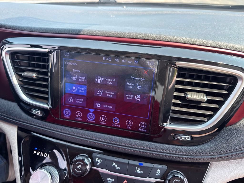 Used 2017 Chrysler Pacifica Limited w/ Advanced Safetytec Group FWD image 39