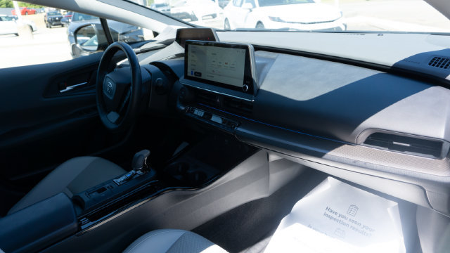 Used 2025 Toyota Prius XLE FWD image 14