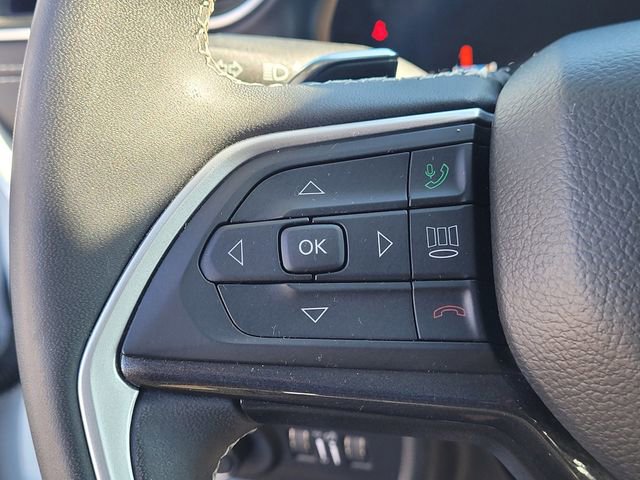 Used 2023 Jeep Grand Cherokee L Laredo RWD image 15