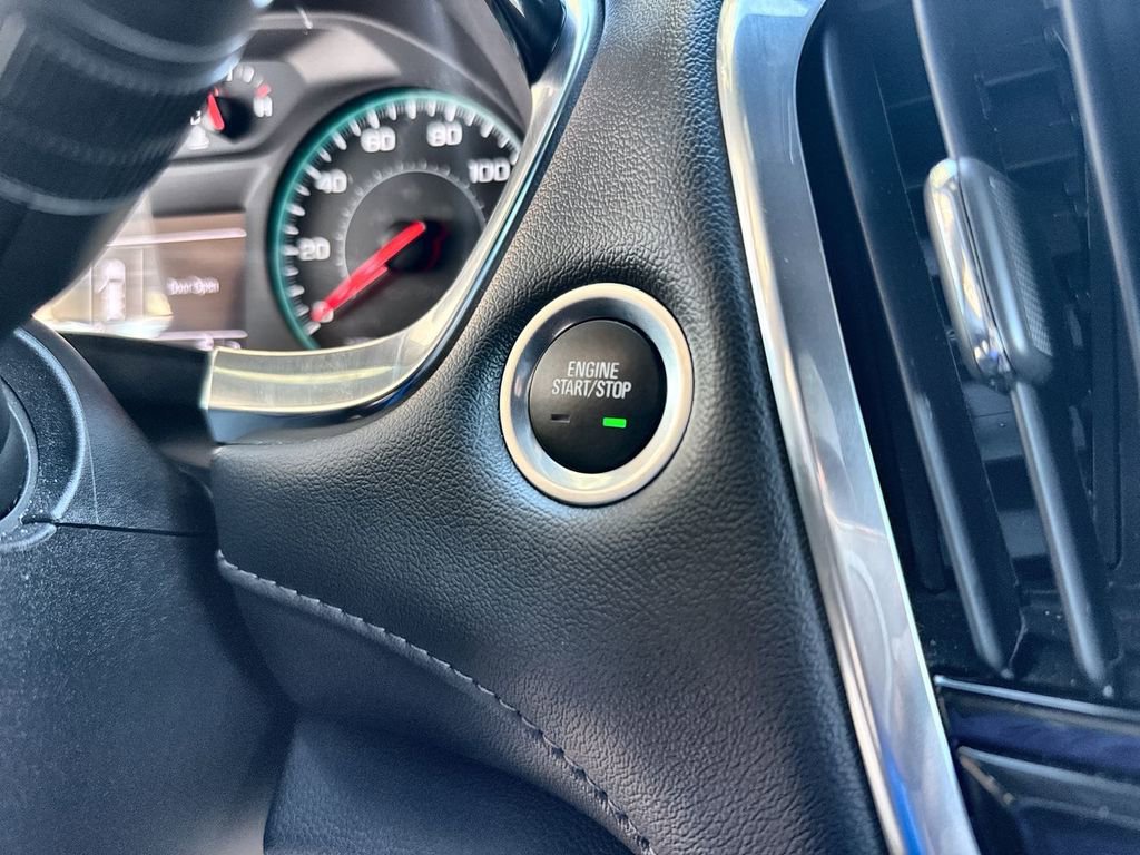 Used 2023 Chevrolet Traverse LT image 8