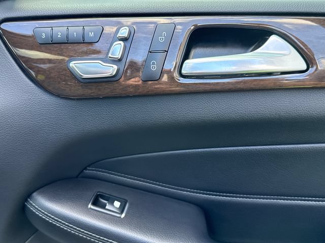 Used 2018 Mercedes-Benz GLS 450 4MATIC image 25