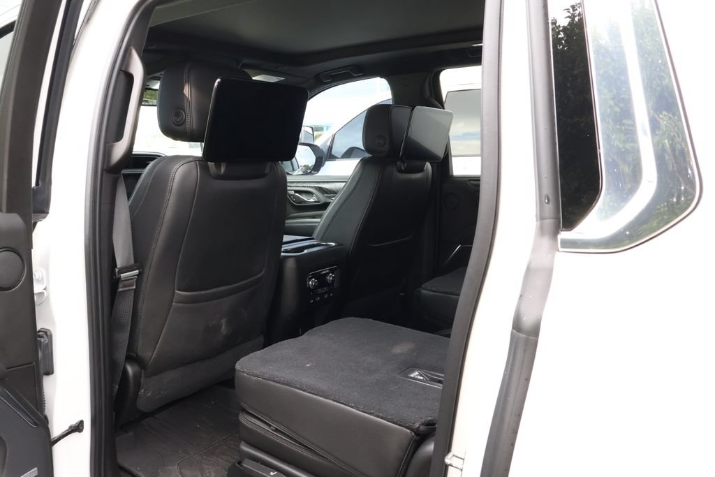 Used 2021 GMC Yukon XL Denali w/ LPO, Illumination Package AWD/4WD image 32