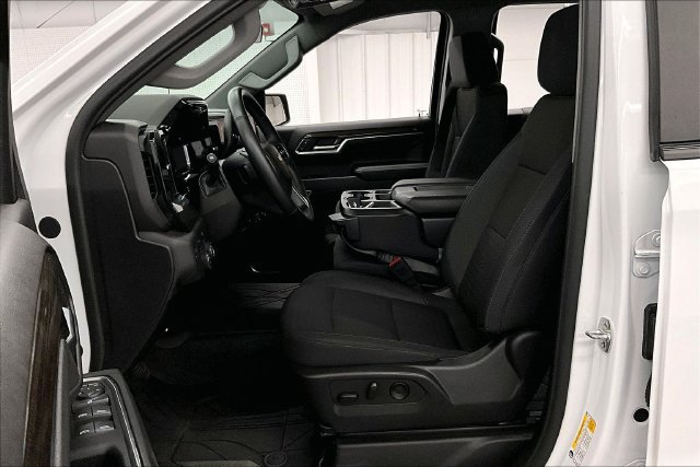 Used 2025 Chevrolet Silverado 1500 LT AWD/4WD image 23