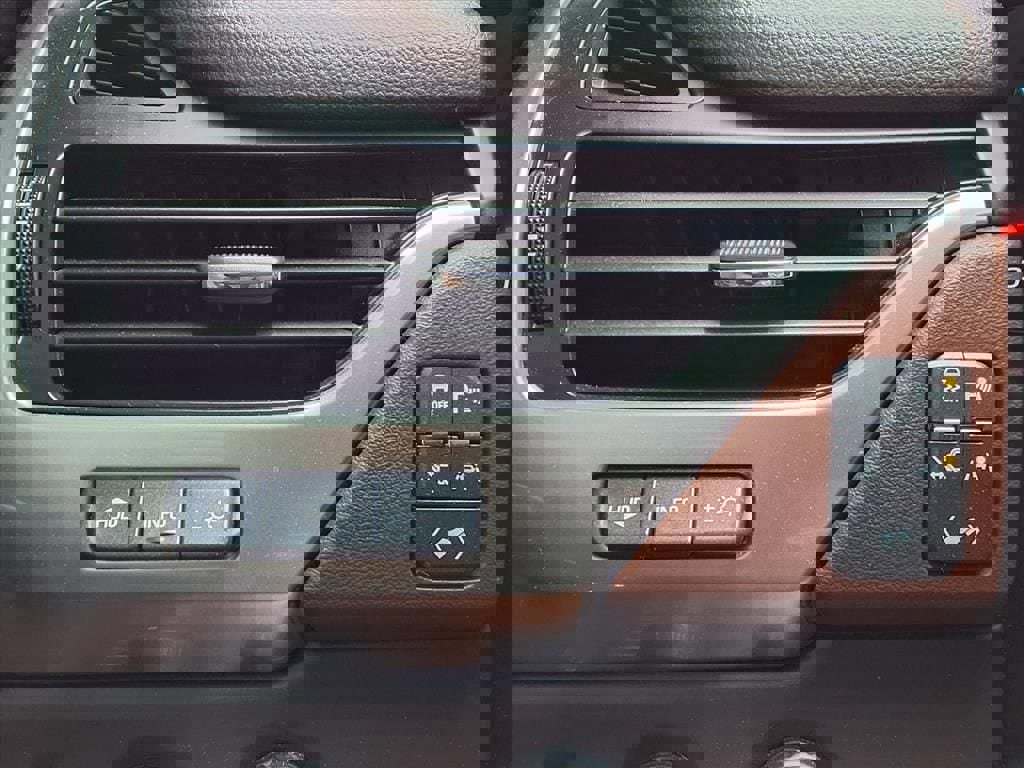 Used 2016 Chevrolet Suburban LTZ AWD/4WD image 26