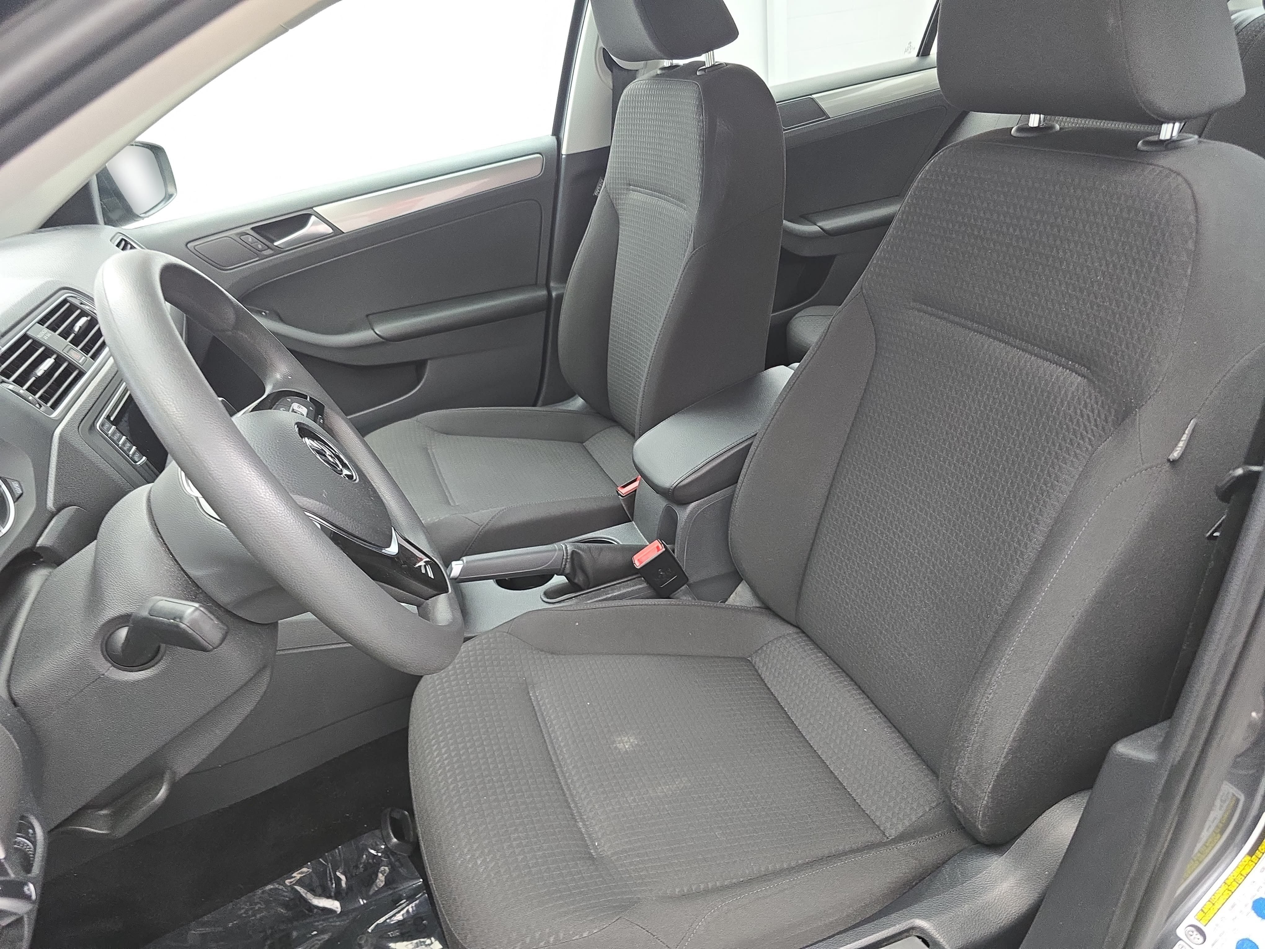 Used 2016 Volkswagen Jetta SE FWD image 14