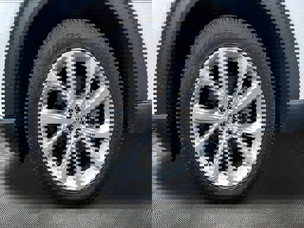 Used 2022 Ford Explorer Platinum w/ Equipment Group 601A AWD/4WD image 30