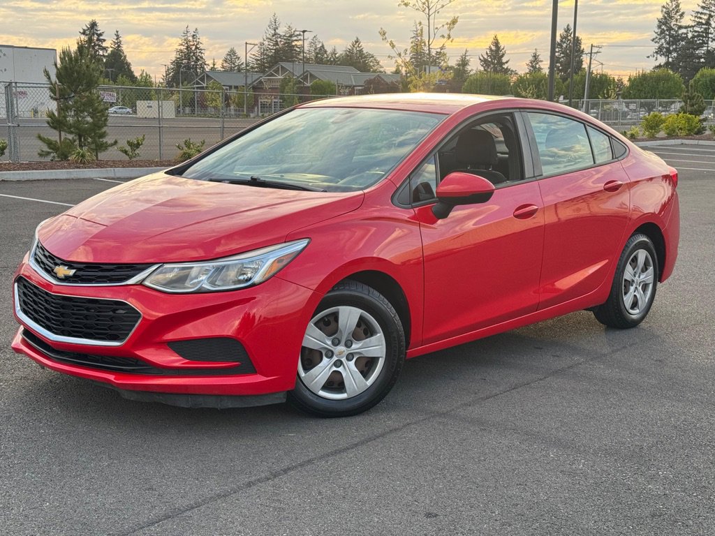 Used 2018 Chevrolet Cruze LS FWD image 1