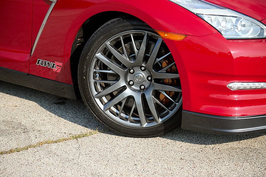 Used 2016 Nissan GT-R Premium AWD/4WD image 5