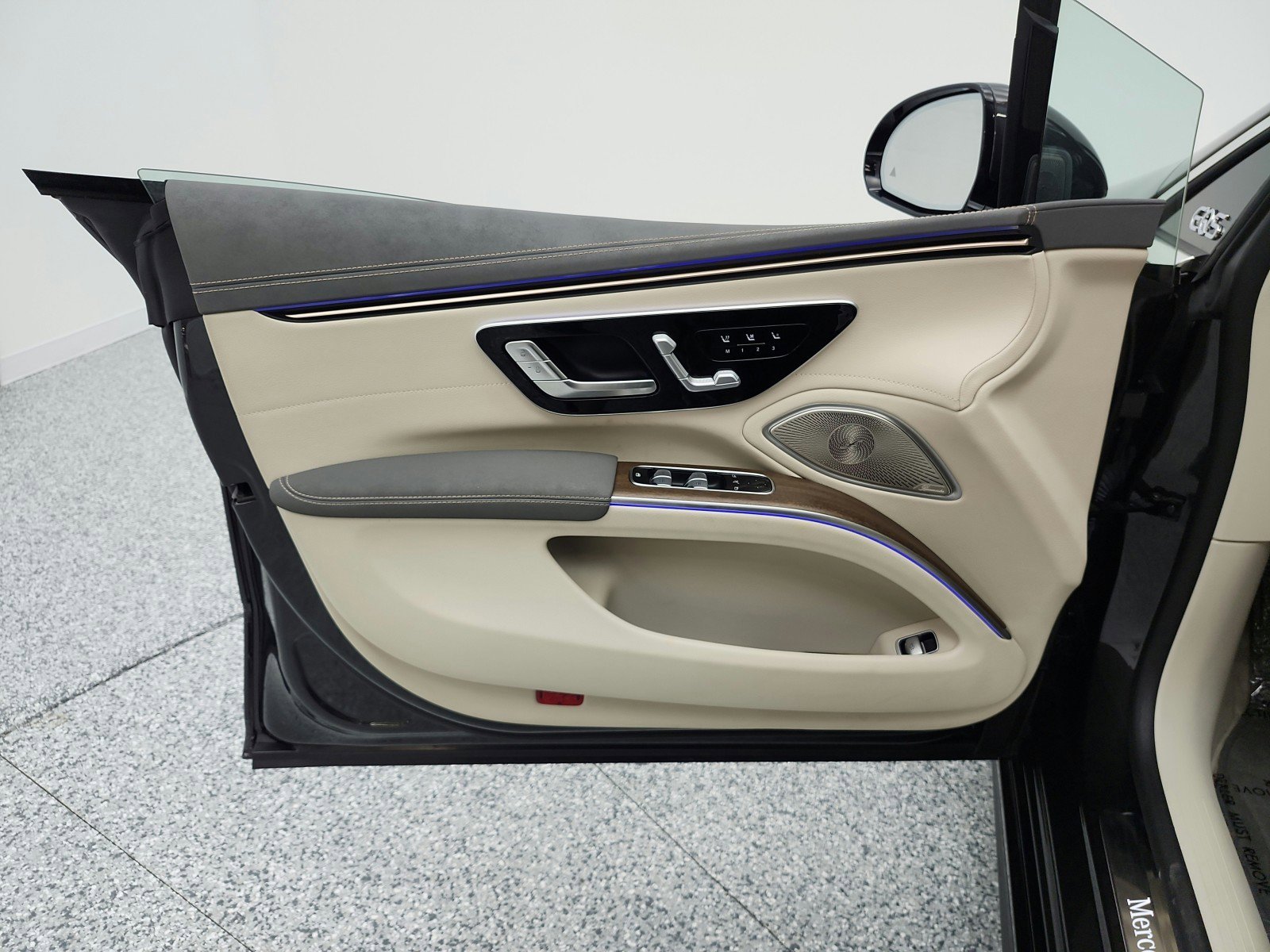 Used 2022 Mercedes-Benz EQS 580 4MATIC Sedan image 15