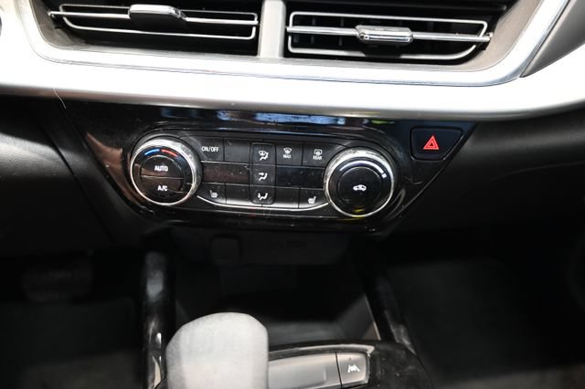 Used 2024 Chevrolet Trax LT w/ Driver Confidence Package FWD image 17