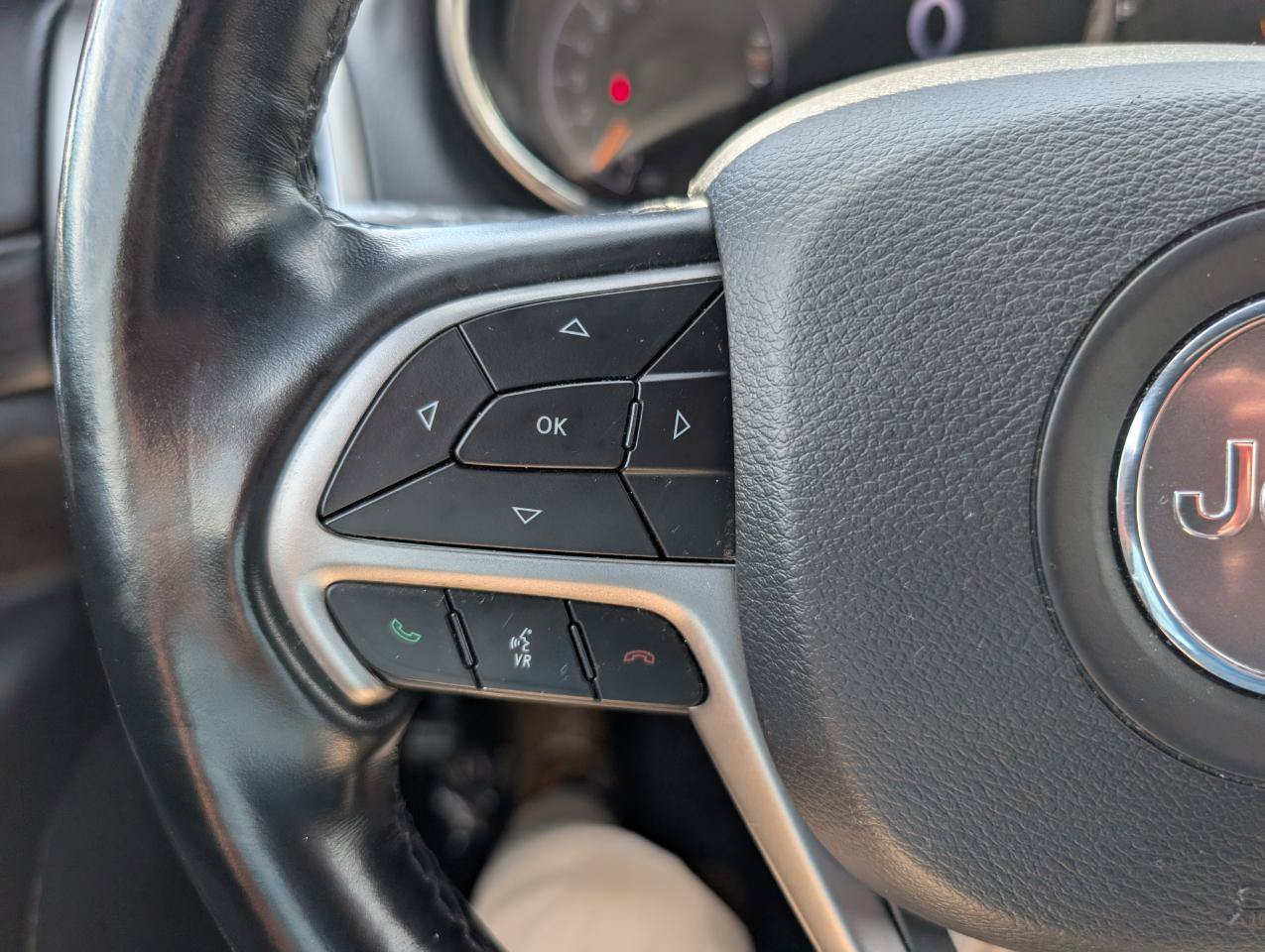 Used 2021 Jeep Grand Cherokee Laredo AWD/4WD image 20