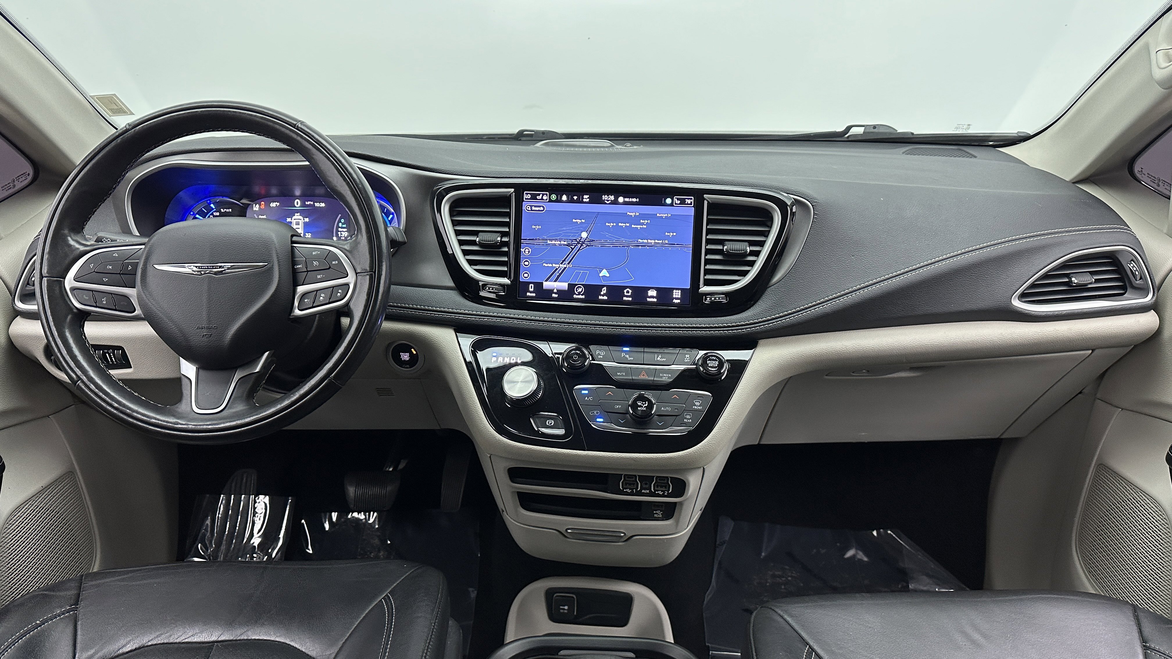 Used 2022 Chrysler Pacifica Touring-L w/ Uconnect Theater Family Group image 26