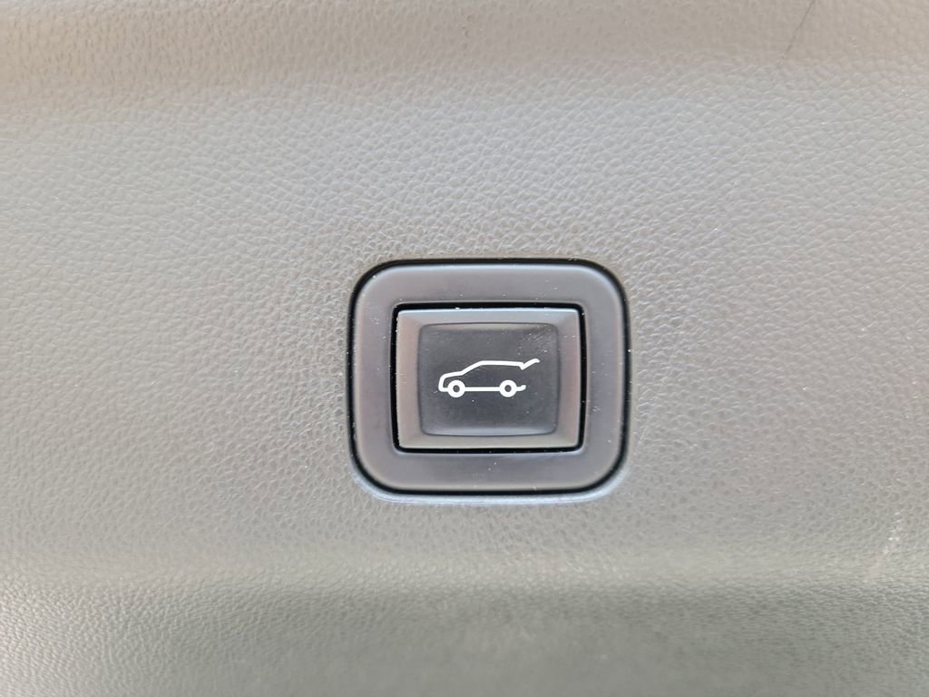 Certified 2022 GMC Yukon XL Denali image 11