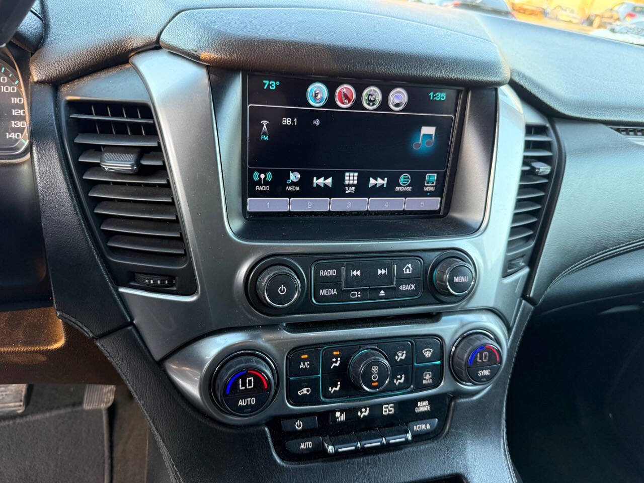 Used 2016 Chevrolet Suburban LS RWD image 15