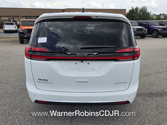 New 2027 Chrysler Pacifica Select FWD image 11