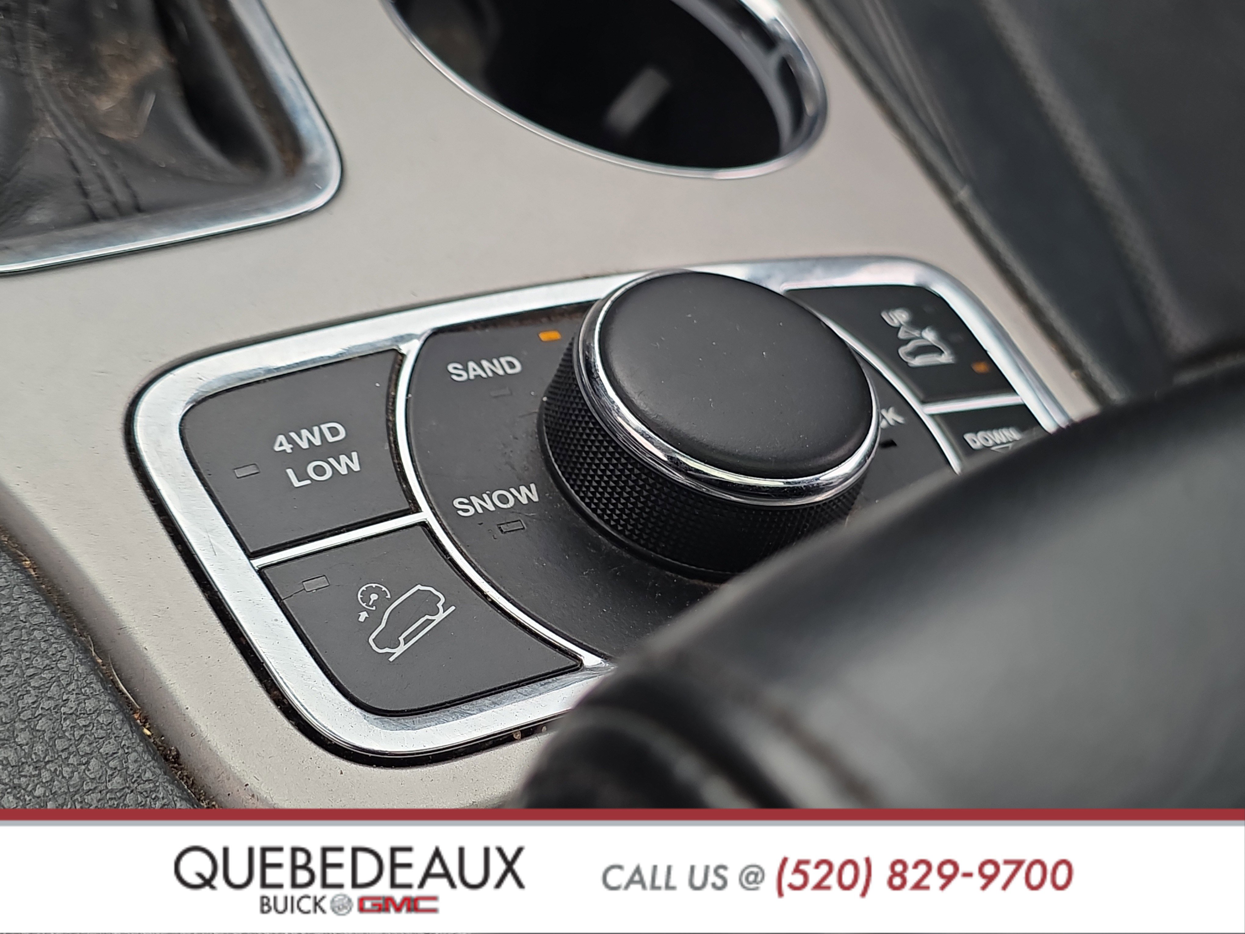 Used 2018 Jeep Grand Cherokee Overland AWD/4WD image 18