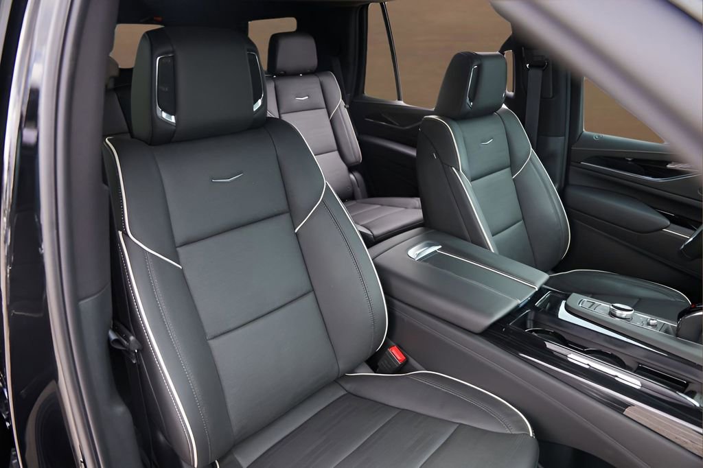 Certified 2024 Cadillac Escalade Sport w/ Touring Package image 33