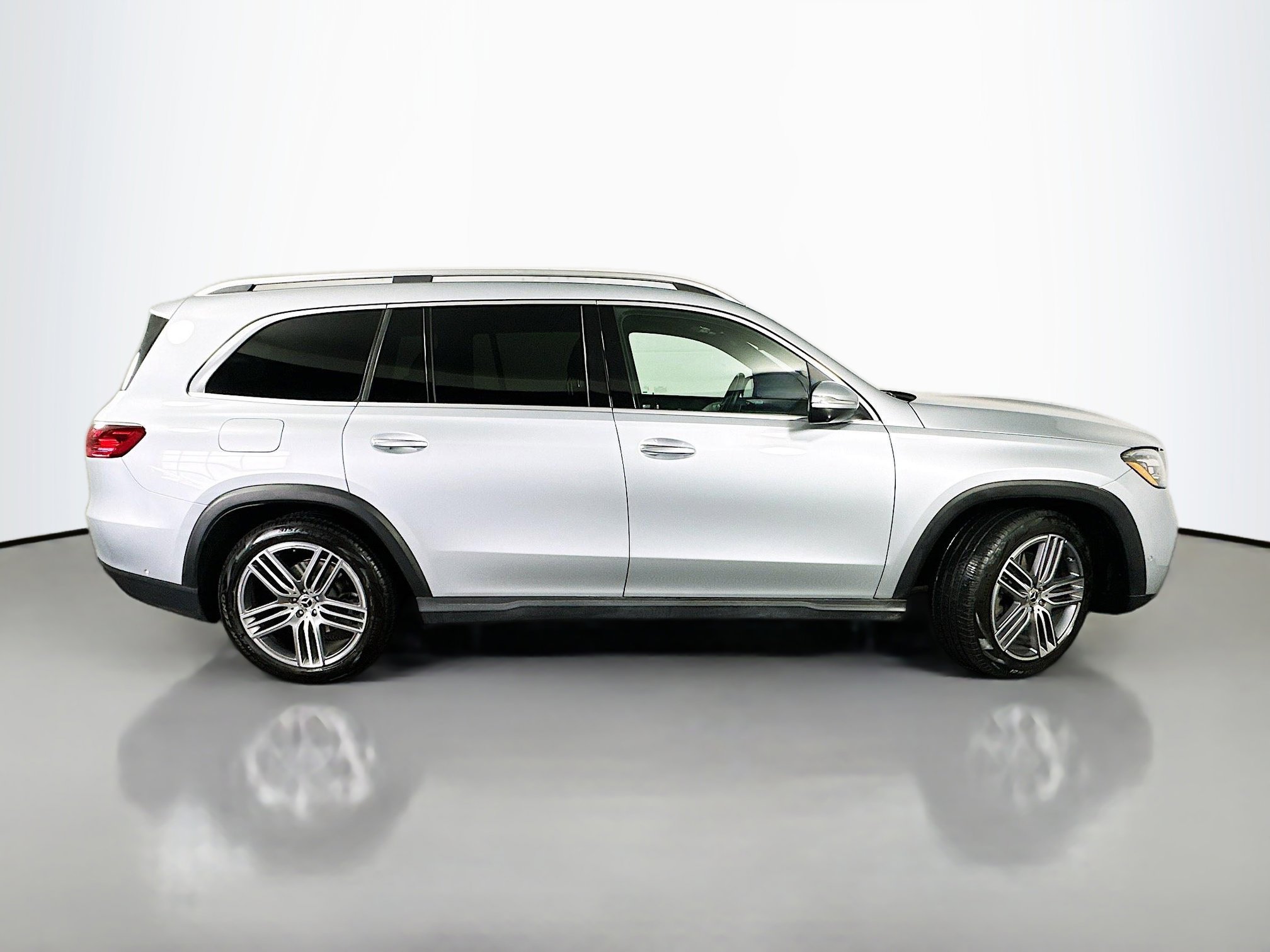 Certified 2025 Mercedes-Benz GLS 450 4MATIC image 8