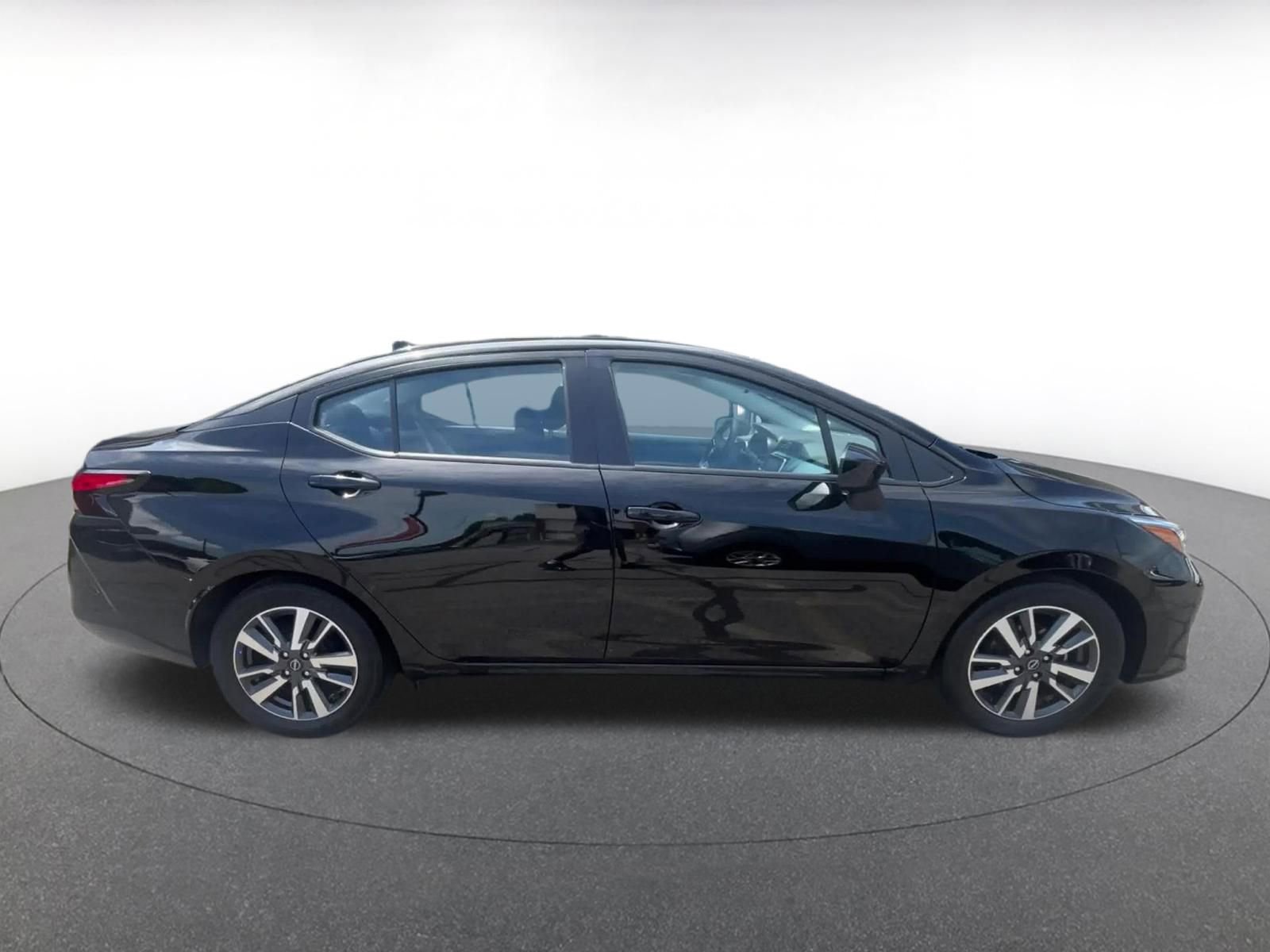 Used 2025 Nissan Versa SV FWD image 17