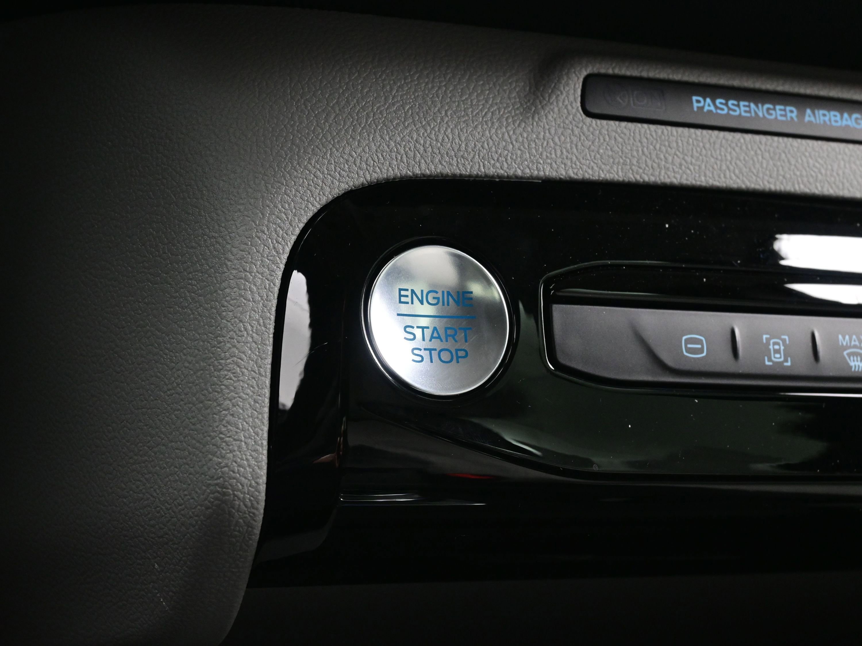 Used 2025 Ford Escape SE image 20