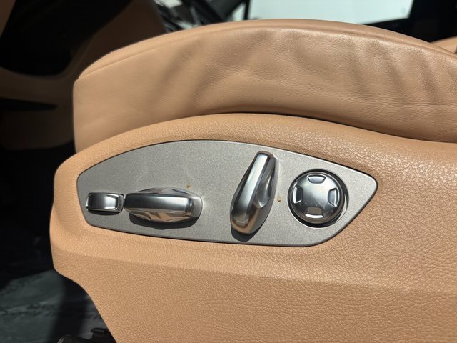 Certified 2025 Porsche Macan image 30