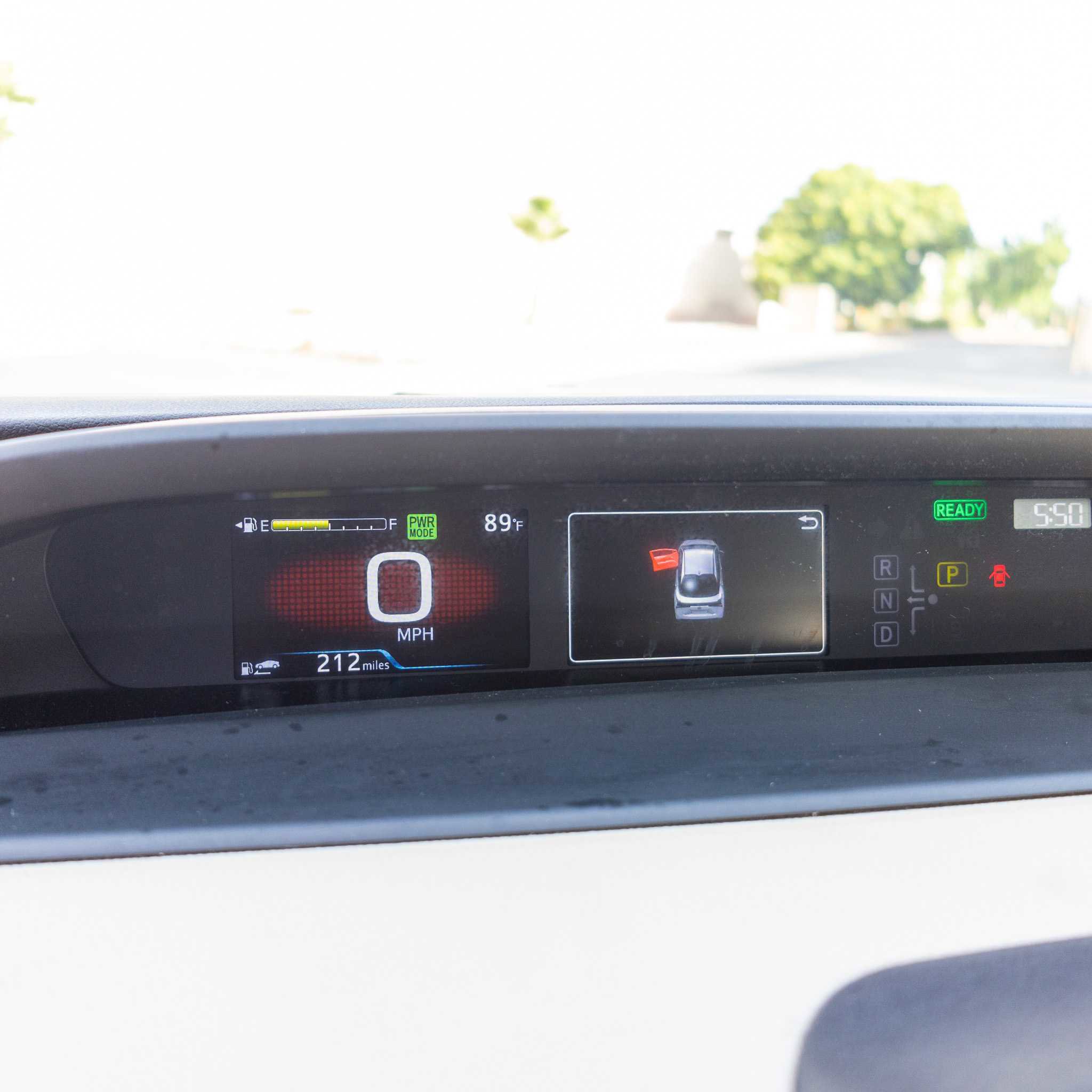 Used 2022 Toyota Prius LE image 13