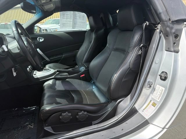 Used 2007 Nissan 350Z Touring RWD image 14