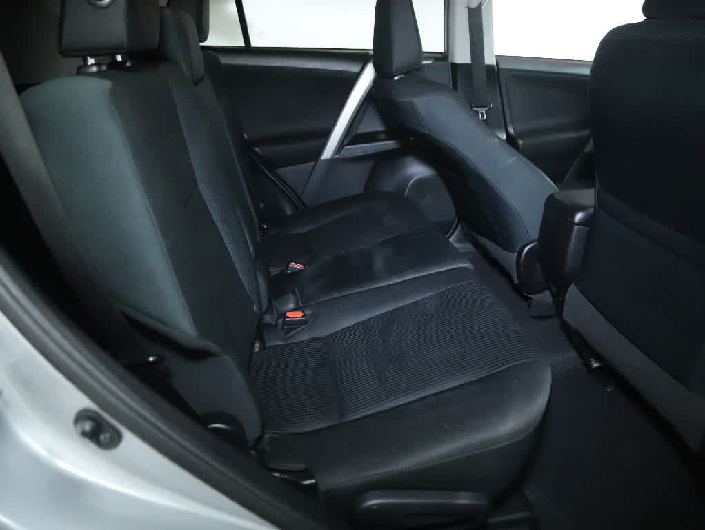 Used 2018 Toyota RAV4 LE w/ All Weather Liner Package AWD/4WD image 31
