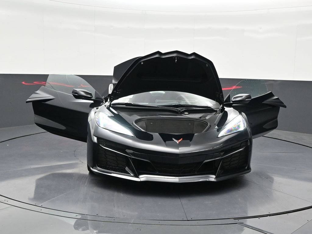 Used 2026 Chevrolet Corvette Z06 RWD image 34