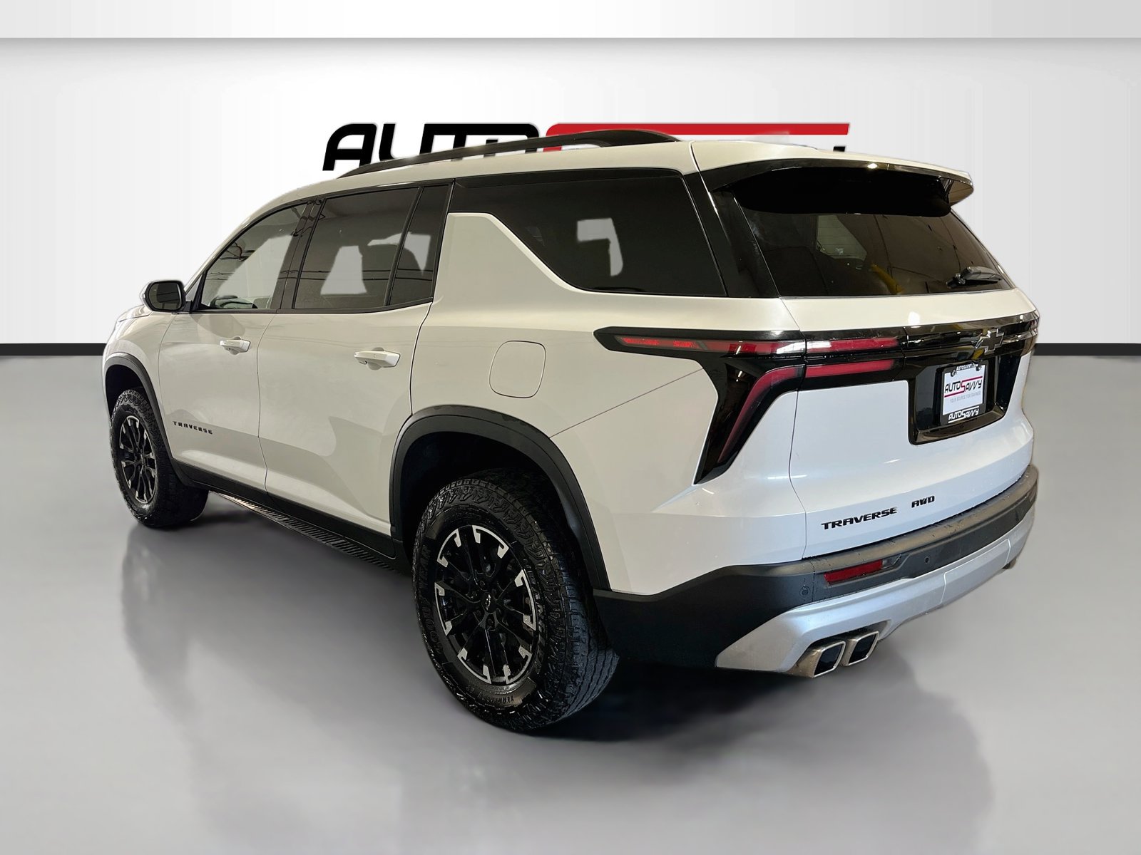 Used 2025 Chevrolet Traverse Z71 w/ LPO, Floor Liner Package AWD/4WD image 5