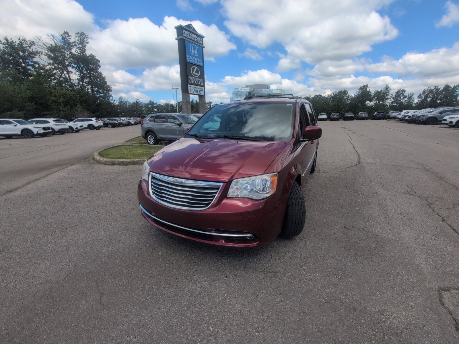 Used 2015 Chrysler Town & Country Touring FWD image 19